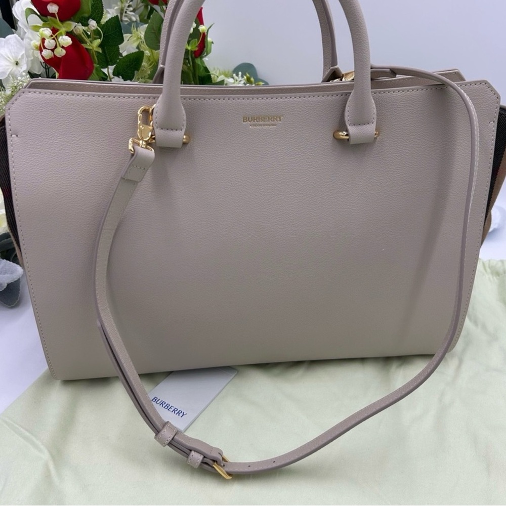 Women's Burberry large banwell canvas and leather satchel/shoulder bag NWT - Picture 13 of 16